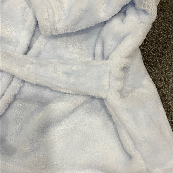 Baby Robe with Elephant Hood - Picture 5 of 10